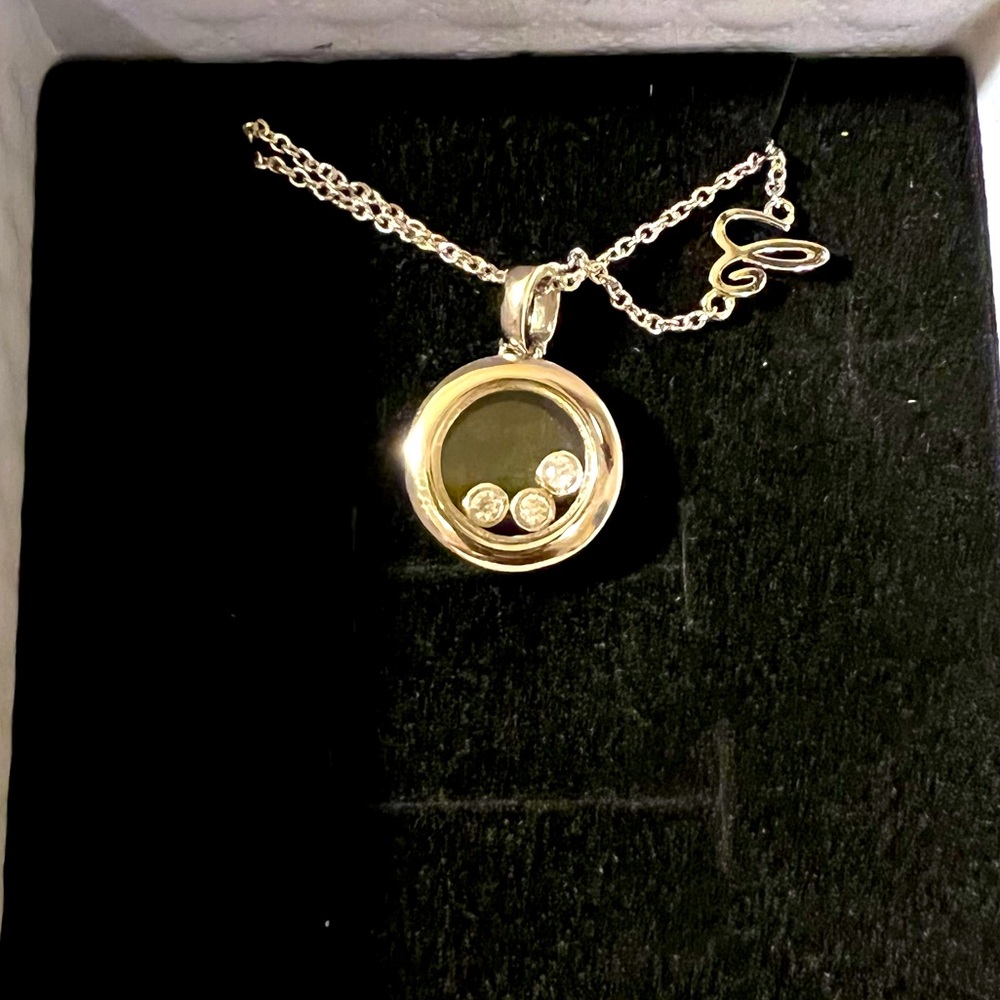 Beautiful Chopard pendant necklace